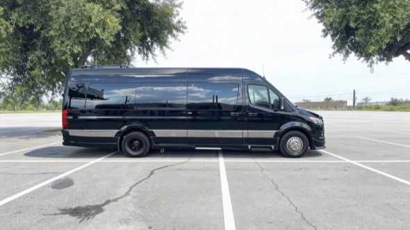 sprinter limousine fontana